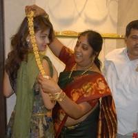 Sneha Ullal Inaugurates Kuber Jewellery Opening - Gallery | Picture 90956